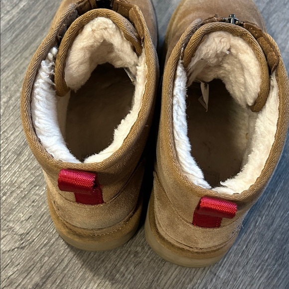 UGG Neumel Platform Zip Boots in Chestnut - Picture 4 of 7